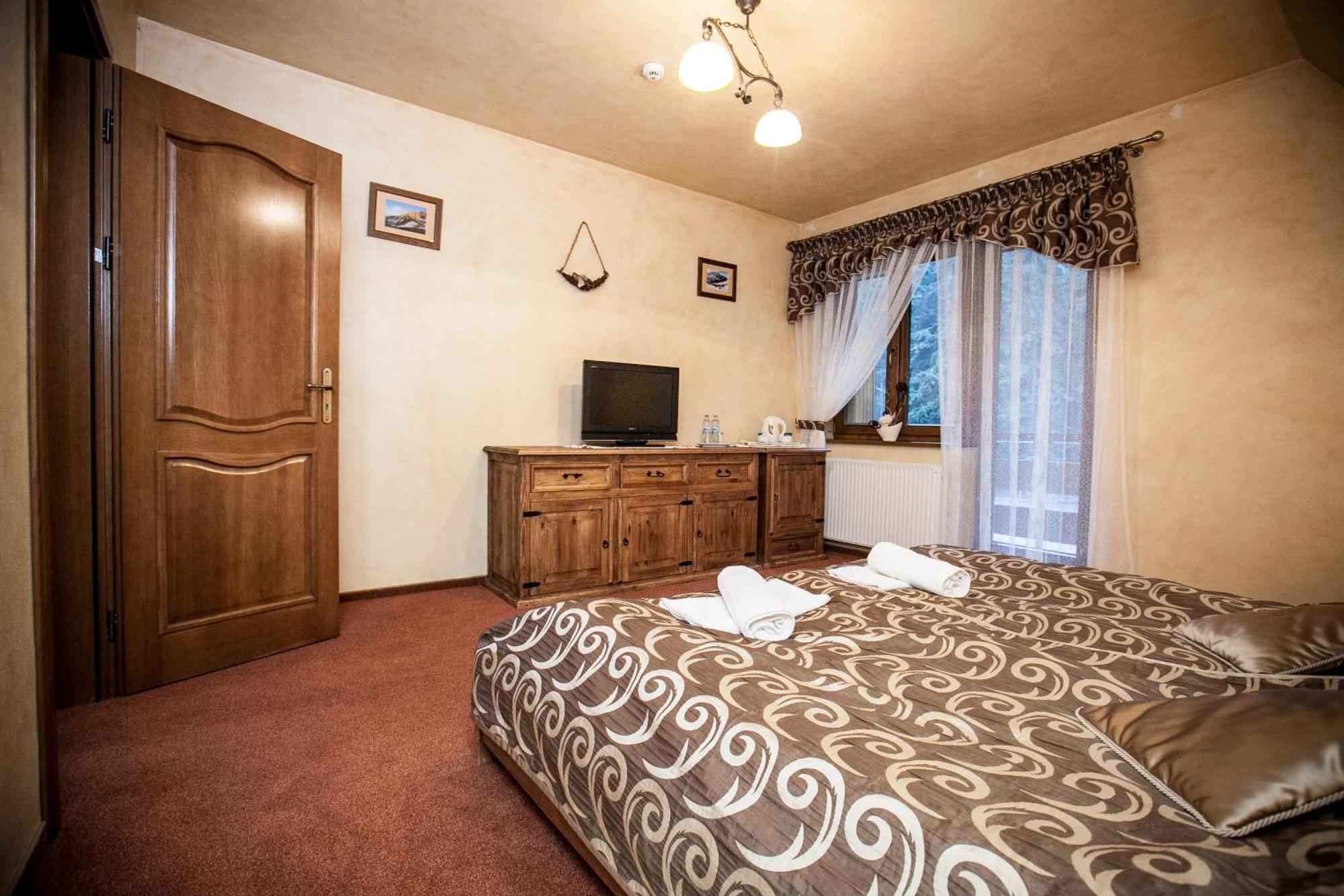 Hotel Dwor Karolowka Закопане Екстер'єр фото