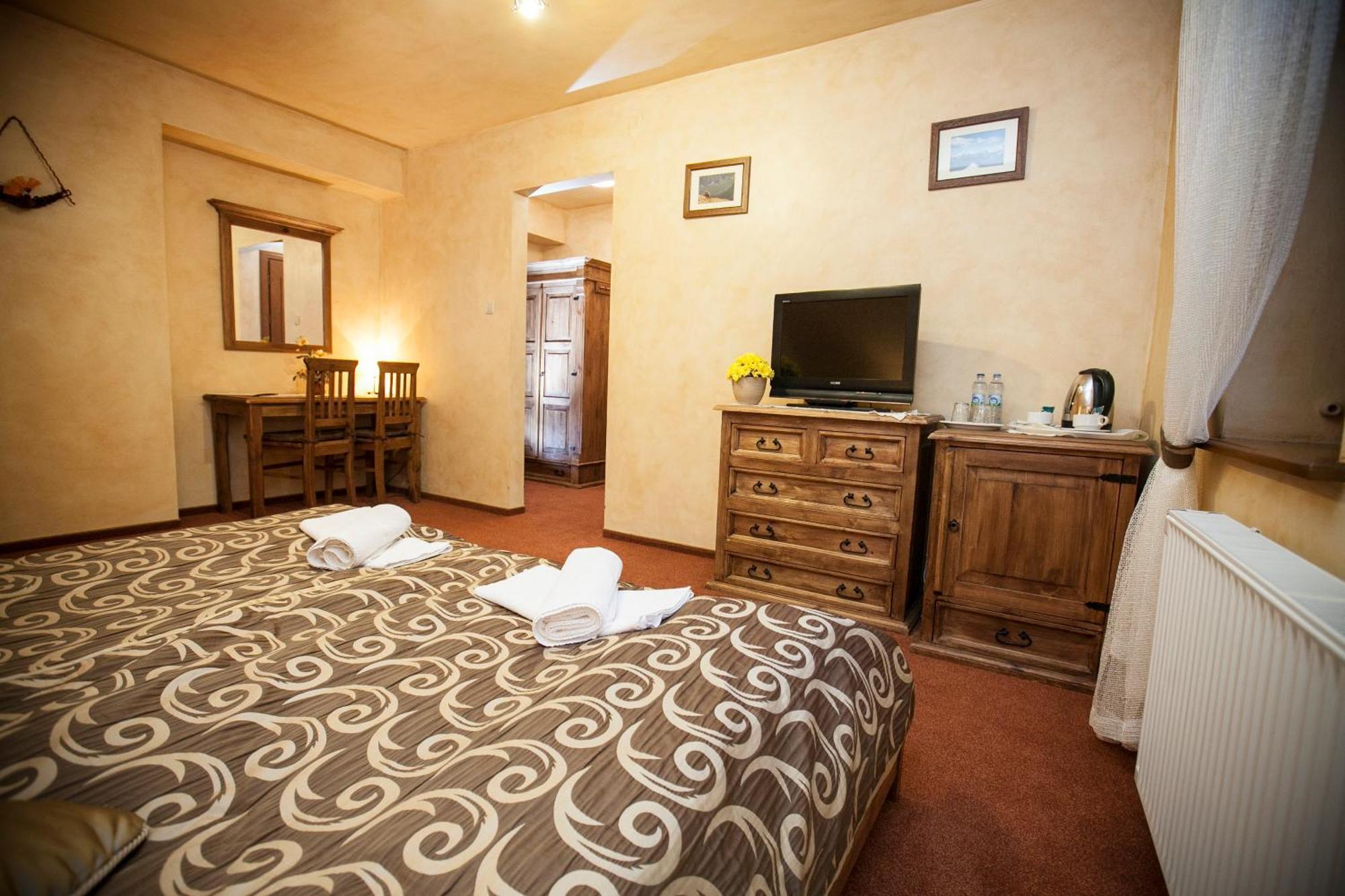 Hotel Dwor Karolowka Закопане Екстер'єр фото