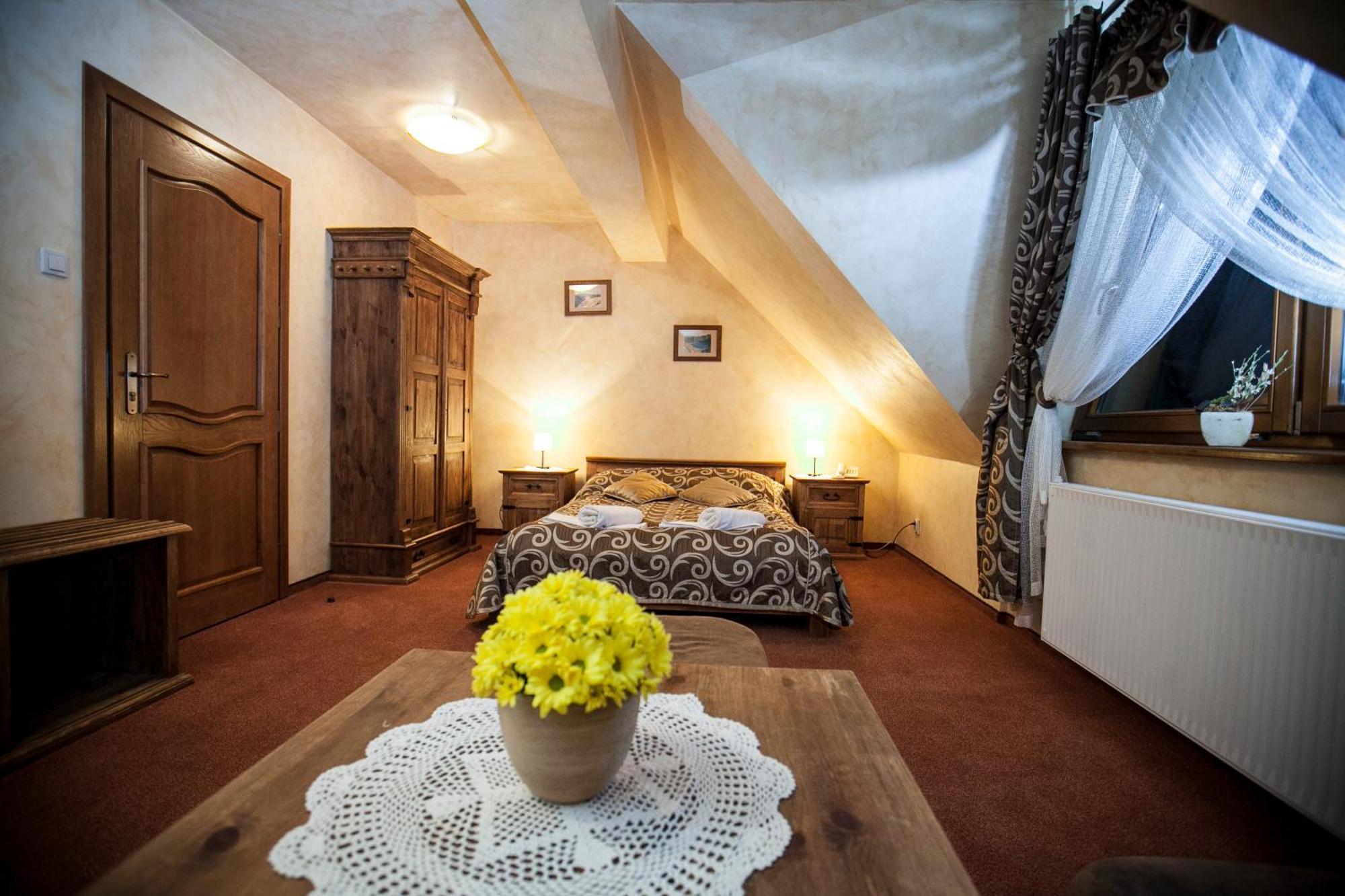 Hotel Dwor Karolowka Закопане Екстер'єр фото