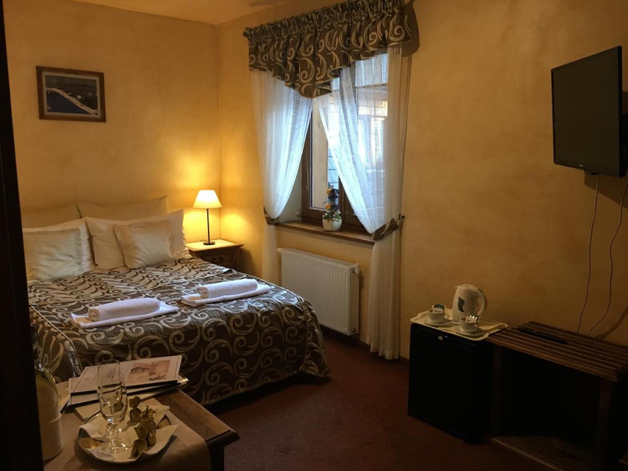 Hotel Dwor Karolowka Закопане Екстер'єр фото